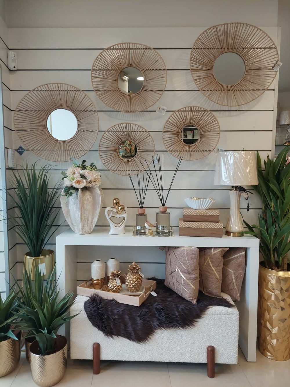 Espelho oval em metal e corda natural com design radial decorativo Eurokasa