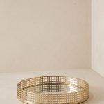 Bandeja redonda em metal dourado com base em espelho Eurokasa